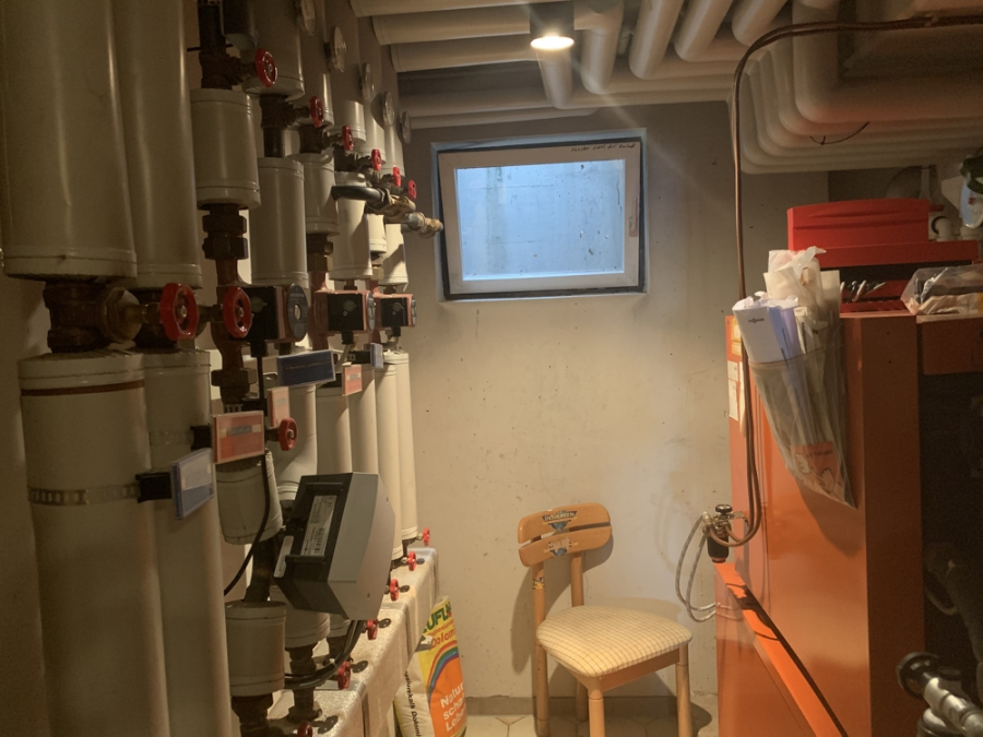 Heizung - KNIPFER`S IMMOBILIENSCHÄTZE – TOP- Lage – DHH mit Anbau für Büro/Einliegerwohnung u. Außen-Whirlpool