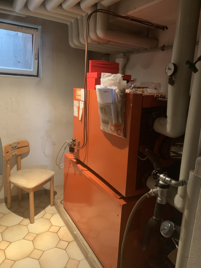 Heizung - KNIPFER`S IMMOBILIENSCHÄTZE – TOP- Lage – DHH mit Anbau für Büro/Einliegerwohnung u. Außen-Whirlpool