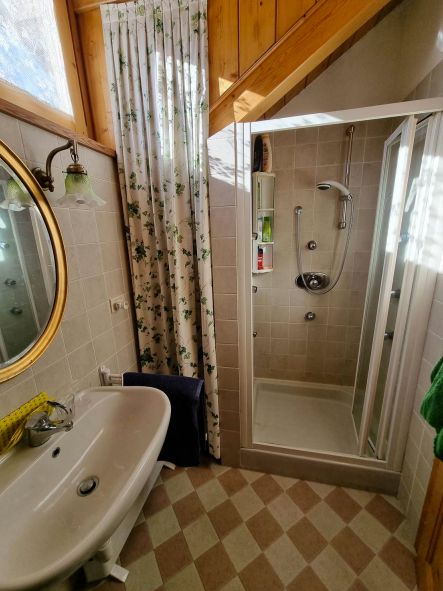 Bild - KNIPFER IMMOBILIEN – Rustikales Chalet im Trentino zum Kauf