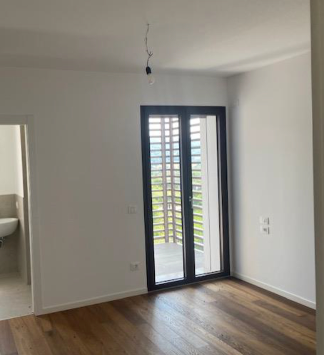 Bild - Neubauwohnung mit Seeblick in Garda – Gemeinschaftspool und Garage
