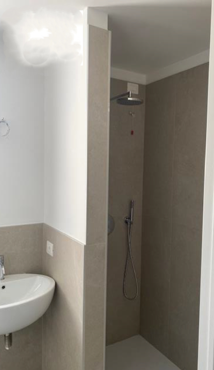 Bild - Neubauwohnung mit Seeblick in Garda – Gemeinschaftspool und Garage