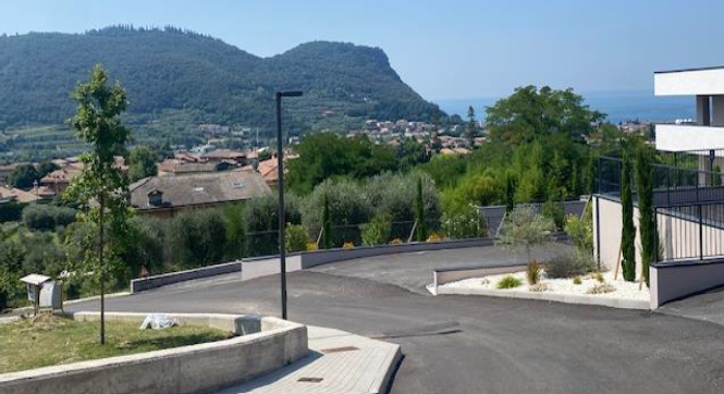 Bild - Neubauwohnung mit Seeblick in Garda – Gemeinschaftspool und Garage