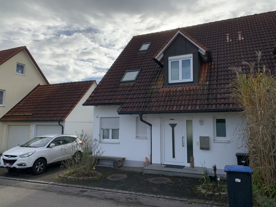Bild - KNIPFER`S IMMOBILIENSCHÄTZE – Elegante DHH in absolut ruhiger Lage in Deubach zum Kauf!