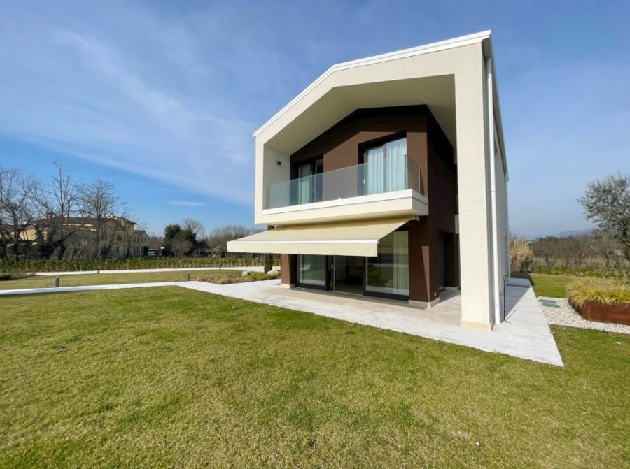 Bild - VILLA IN VERONA ZUM KAUF! Erstbezug auf einem Parkähnlichen Grundstück mit Doppelgarage