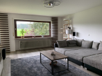 KNIPFER IMMOBILIEN - Großzügiges Zweifamilienhaus mit Ausbaupotenzial in Aindling-Eisingersdorf - Wohnzimmer