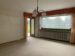 KNIPFER IMMOBILIEN - Großzügiges Zweifamilienhaus mit Ausbaupotenzial in Aindling-Eisingersdorf - Wohnzimmer EG