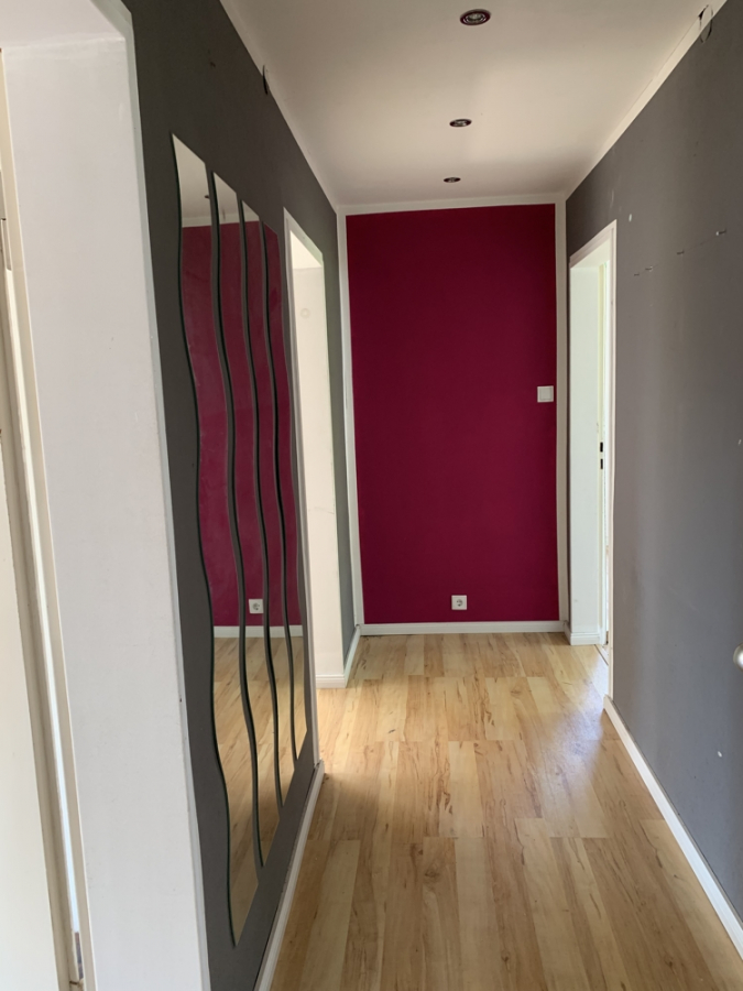 Flur OG - KNIPFER`S IMMOBILIENSCHÄTZE – Renovierungsbedürftiges Zweifamilienhaus in Augsburg-Hochzoll zum Kauf