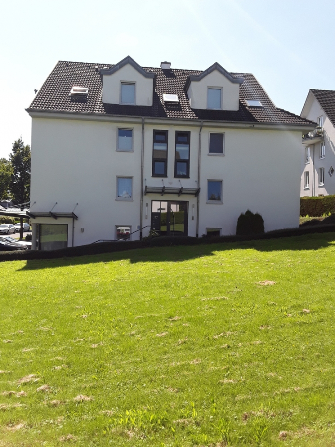 Top Kapitalanlage in Brilon | Gepflegtes MFH mit TG & Gewerbeeinheiten, 59929 Brilon, Haus