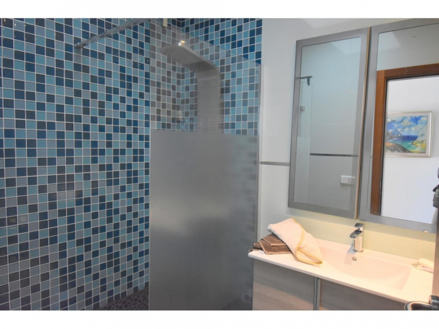 Bad - MALLORCA BROKER – Luxuriöse DHH mit Infintiy-Pool in Alcanada zum Kauf