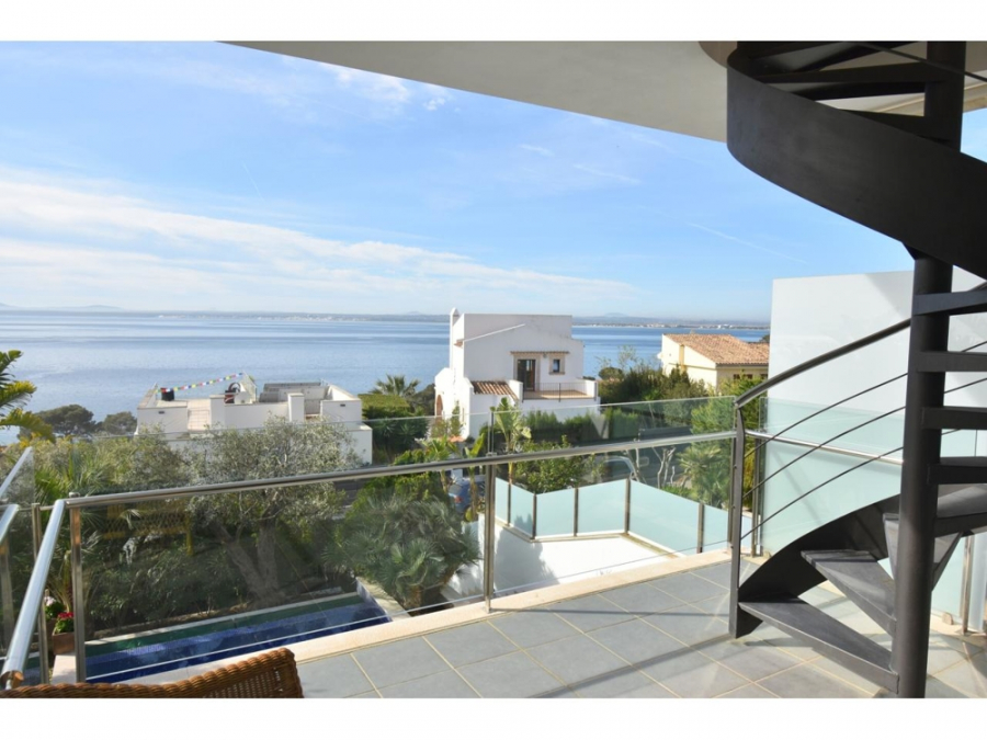 Balkon - MALLORCA BROKER – Luxuriöse DHH mit Infintiy-Pool in Alcanada zum Kauf