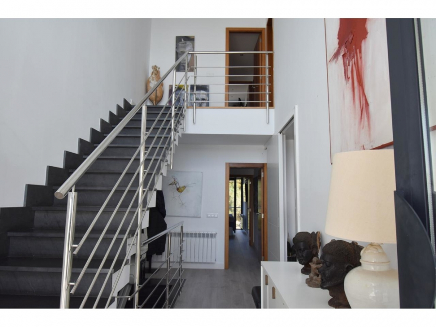 Treppenhaus - MALLORCA BROKER – Luxuriöse DHH mit Infintiy-Pool in Alcanada zum Kauf