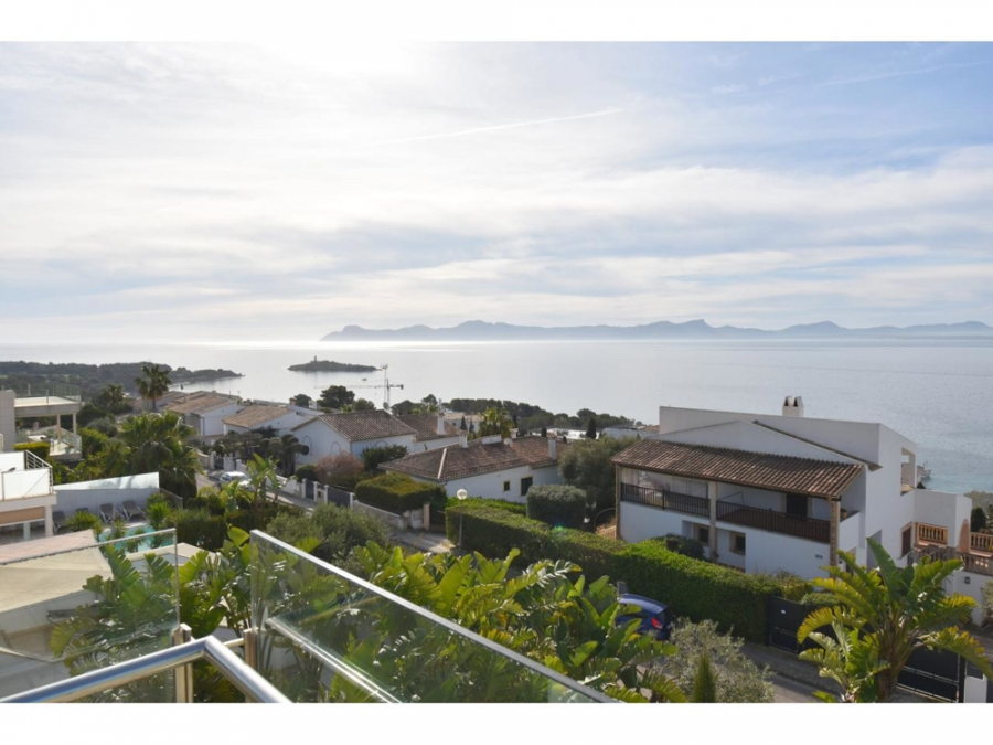 Ausblick - MALLORCA BROKER – Luxuriöse DHH mit Infintiy-Pool in Alcanada zum Kauf
