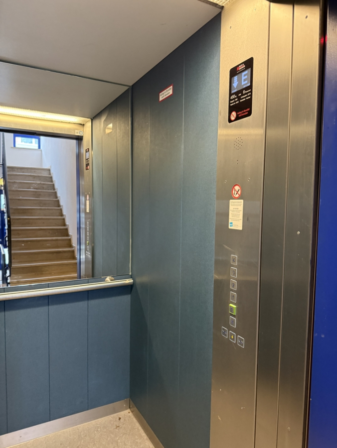 Lift - KNIPFER`S IMMOBILIENSCHÄTZE – Elegante 3 ZKB mit Loggia und TG in der Firnhaberau zum Kauf!