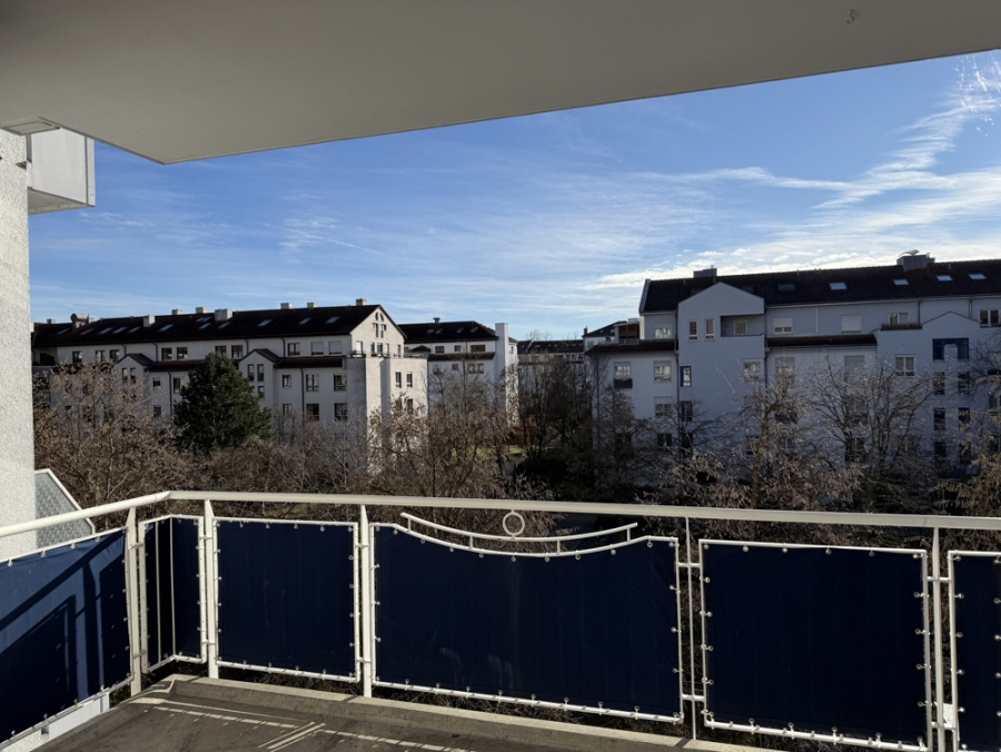 Balkon - KNIPFER`S IMMOBILIENSCHÄTZE – Elegante 3 ZKB mit Loggia und TG in der Firnhaberau zum Kauf!