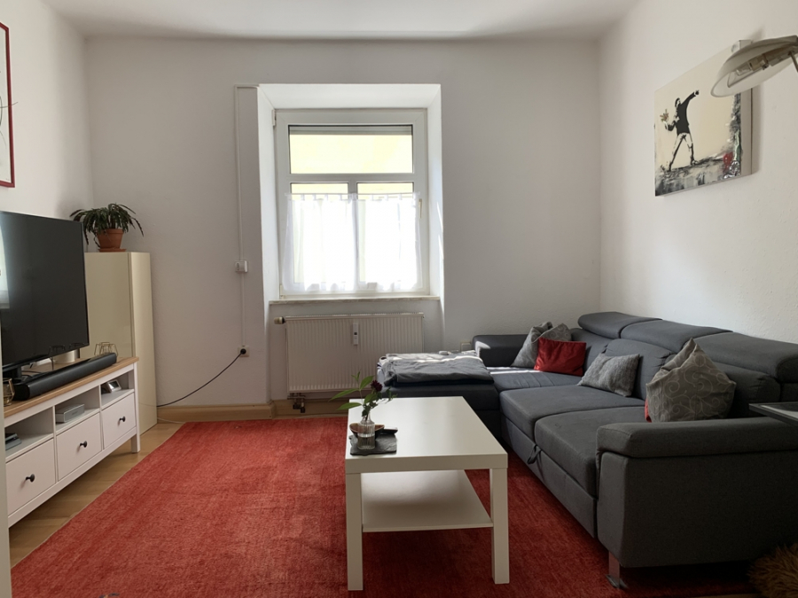 Bild - LAGE – LAGE – LAGE – Klassische Jugendstilwohnung mit kleinem Balkon in Zentrumslage zum Kauf