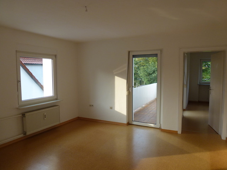 Wohnung OG - KNIPFER IMMOBILIEN – Dreifamilienhaus mit Potenzial in Regensburg zum Kauf!