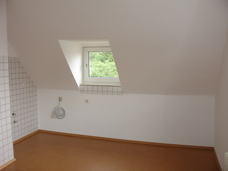 Küche DG - KNIPFER IMMOBILIEN – Dreifamilienhaus mit Potenzial in Regensburg zum Kauf!