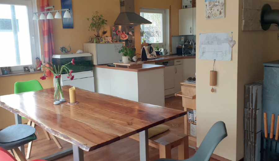 Bild - KNIPFER`S IMMOBILIENSCHÄTZR – Hochwertige DHH in Bergkirchen – Ruhige Lage mit Bachlauf