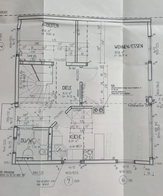 GR EG - KNIPFER`S IMMOBILIENSCHÄTZR – Hochwertige DHH in Bergkirchen – Ruhige Lage mit Bachlauf