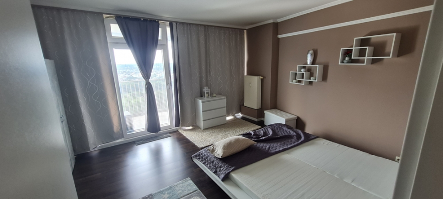 Bild - KNIPFER`S IMMOBILIENSCHÄTZE – HOTELTURM – Elegante 2 Zimmer Wohnung zum Kauf!