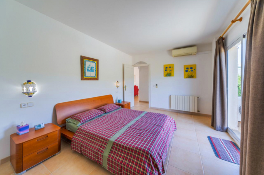 Bild - MALLORCA BROKER – Villa mit Meerblick und Pool in Alcanada zum Kauf