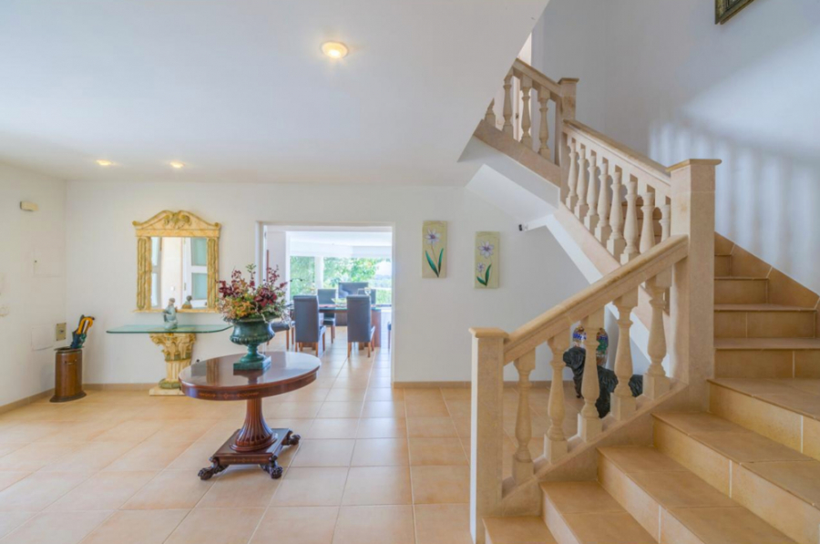 Bild - MALLORCA BROKER – Villa mit Meerblick und Pool in Alcanada zum Kauf