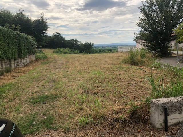 Peschiera 4 - Grundstück mit unverbaubarem Seeblick in Peschiera del Garda zum Kauf!