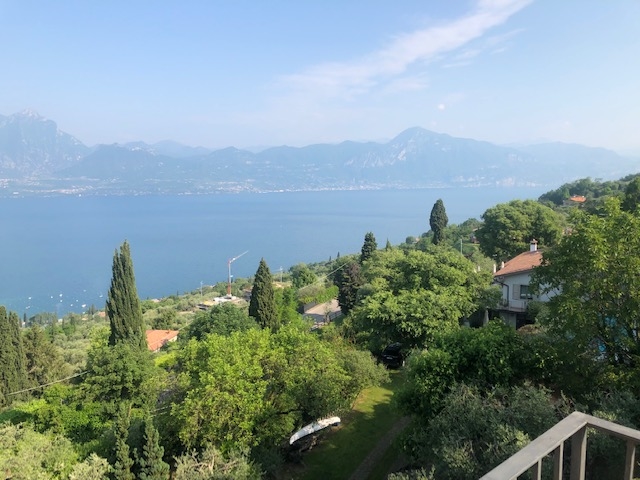 Bild - VILLA MIT POOL UND PANORAMABLICK ÜBER DEN GARDASSE IN TORRI DEL BENACO!