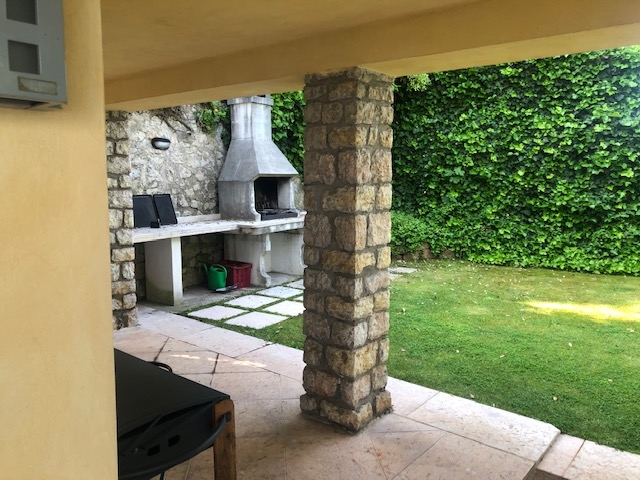 Bild - VILLA MIT POOL UND PANORAMABLICK ÜBER DEN GARDASSE IN TORRI DEL BENACO!