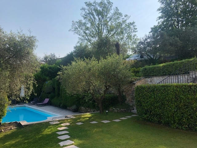 Bild - VILLA MIT POOL UND PANORAMABLICK ÜBER DEN GARDASSE IN TORRI DEL BENACO!