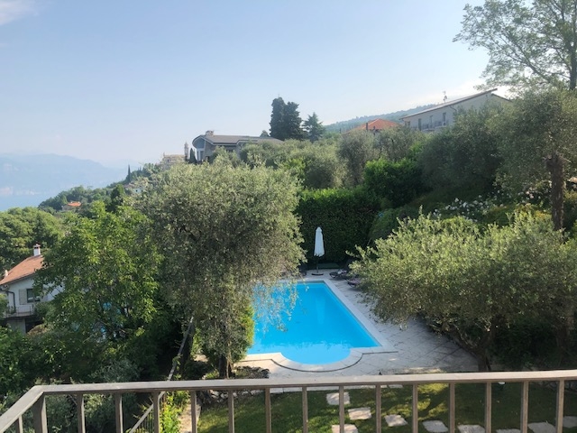 Bild - VILLA MIT POOL UND PANORAMABLICK ÜBER DEN GARDASSE IN TORRI DEL BENACO!