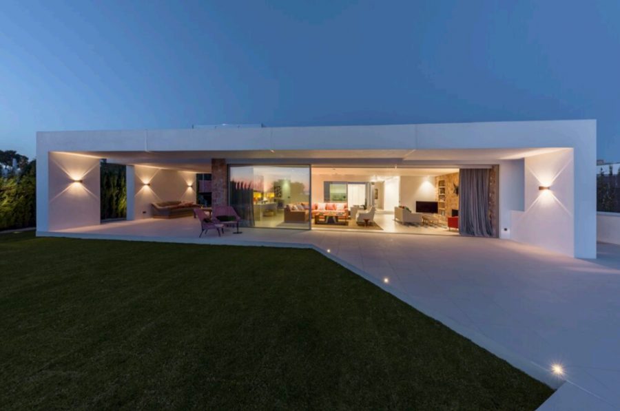 Bild - IBIZA – LUXUSVILLA MIT MEERBLICK – INFINTYPOOL – SPA – GYM